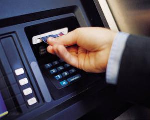 Raiffeisen Bank intrerupe sistemul de carduri, duminica noaptea (13 noiembrie)