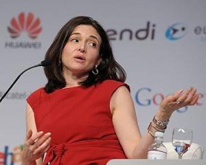 Sheryl Sandberg lanseaza o carte in care povesteste experienta unei femei intr-o lume corporativa a barbatilor