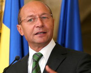 Traian Basescu: Reducerea CAS este o eroare
