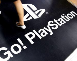 Sony: PlayStation 4 e pe drum