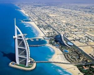 Dubaiul, emiratul crizei, emiratul luxului