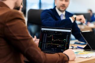 Hidroelectrica, cel mai mare furnizor de energie din Romania, are un profit in picaj dupa ce a redus pierderile din facturare