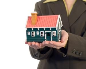 Peste 5.700 de candidati au optat in 2012 pentru un job de broker imobiliar