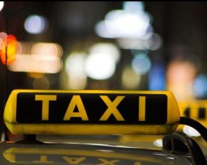 Speed Taxi ofera aplicatia prin care poti comanda un taxi prin smartphone, fara sa mai suni la dispecerat