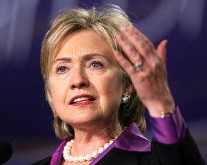 Hillary Clinton vrea sa-i calce pe urme lui Neil Armstrong