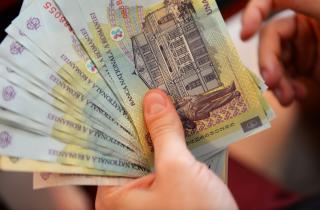 Salariile din Romania s-au TRIPLAT de la aderarea la UE!