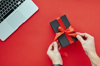 3 motive esentiale pentru care alegerea cardului cadou este o varianta potrivita pentru angajatii tai