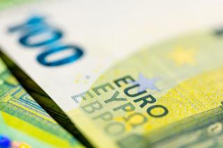 Leul isi reia picajul in fata euro si se depreciaza chiar si in raport cu francul elvetian! Cursul valutar incepe din nou sa se cutremure