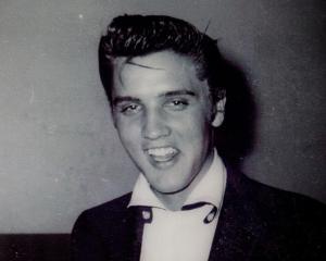 12,9 milioane de dolari pentru vila in care a locuit Elvis Presley