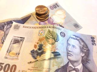 TOP 9 modalitati pentru recunoasterea banilor falsi: Putini romani se prind ca pot avea bancnote false in mana