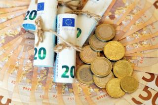 Bani de la UE pentru romanii cu idei de afaceri care vor sa faca bani - noutati 2024