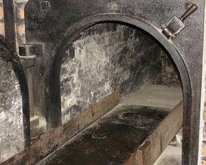 Doi evrei au fost rugati sa se imbrace in refugiati ai Holocaustului, pentru a juca intr-o reconstituire cu