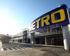 Afacerile Metro Group au scazut  in Romania cu 3,5% in 2010