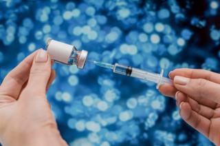 Nicusor Dan a promulgat legea! Vaccinarea anti-HPV se extinde la fetele si baietii cu varste intre 11 si 26 de ani. La ce foloseste vaccinul si de e vital pentru tineri?