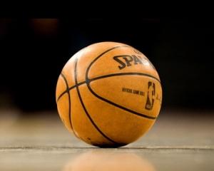 YouTube ar putea transmite meciuri din NBA si liga de hochei