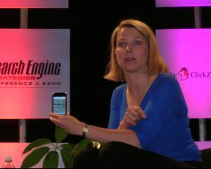 Marissa Mayer va da fiecarui angajat Yahoo un iPhone 5