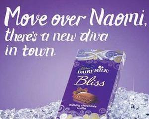 Compania Cadbury ii cere scuze lui Naomi Campbell din cauza unei reclame