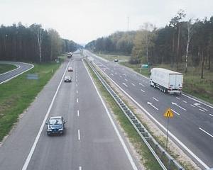 Transportatorii de marfa vor fi controlati de ARR si Politie pe autostrada Bucuresti - Cernavoda