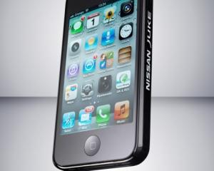 Marketing istet: Nissan a prezentat o husa de iPhone 4S care repara zgarieturile de pe spatele telefonului