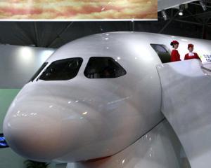Un avion de pasageri fabricat in China vrea sa concureze cu Boeing si Airbus