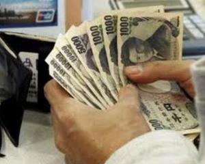 Banca Japoniei adauga 127 de miliarde de dolari la programul de cumparare de active