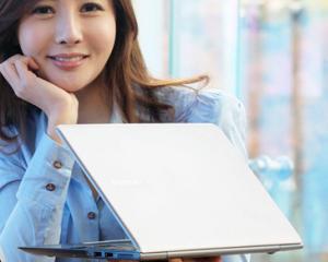Samsung a lansat primul ultrabook cu unitate optica incorporata