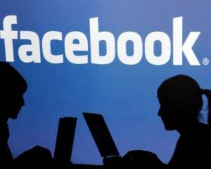 Frecventa postarilor pe Facebook iti dezvaluie personalitatea