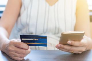 Cum sa folosesti responsabil un card de credit: ghid cu sfaturi utile