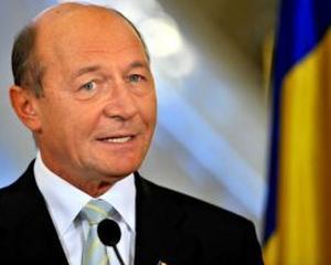 Basescu: Ne mentinem tinta indeplinirii criteriilor pentru aderarea la Zona Euro in 2015
