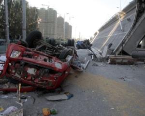 Si chinezii gresesc: o autostrada din China s-a prabusit dupa zece luni de la constructie!