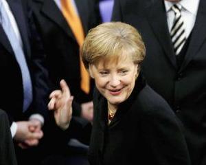 Angela Merkel, marele perdant al alegerilor din Franta