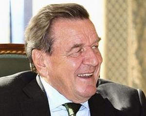 Gerhard Schroeder: Mai usor cu austeritatea, adoptati eurobondurile