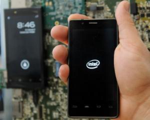 Primul smartphone cu procesor Intel, Lava Xolo X900, a debutat pe piata