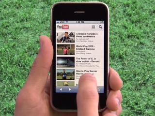Utilizatorii de dispozitive mobile acceseaza zilnic peste 200 de milioane de videoclipuri de pe YouTube