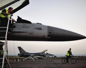 Atacurile aeriene NATO in Libia au distrus 30% din arsenalul lui Gadhafi
