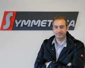 Symmetrica: Costurile in crestere la energie si materii prime majoreaza preturile pe piata de pavele