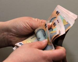 De la 1 februarie creste salariul minim pe economie