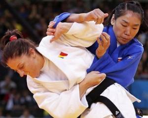 Vicecampioanele olimpice la judo vor primi cate 10.000 de euro