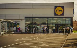 Salariul halucinant al unui angajat la Lidl Romania: 6.850 de lei si alte sute de lei pentru mancare luna de luna