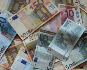 Bancile lumii prevad 4 lei pentru un euro