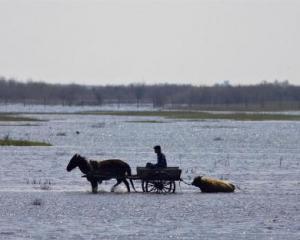 Ploua cu bani de prevenire a inundatiilor