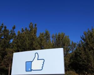 Facebook demareaza procedurile de listare: Compania va scoate la vanzare actiuni in valoare de 5 miliarde de dolari