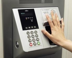 O banca japoneza a introdus primele bancomate biometrice din lume