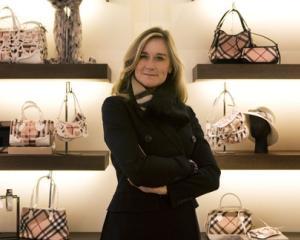 Ahrendts: Tot ceea ce Burberry creeaza trece prin biroul unei singure persoane