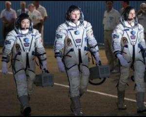 Chinezii vor sa trimita astronauti pe Luna
