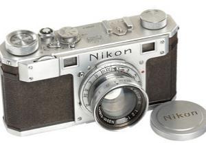 Cel mai vechi Nikon aflat in stare de functionare, scos la licitatie
