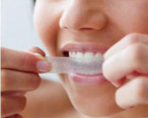 Spalatul pe dinti imediat dupa masa iti poate afecta dantura