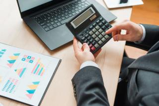 Statul continua sa se imprumute de la cetateni!  Dobanzi de aproape 8% pentru titlurile de stat Tezaur - o cifra greu de atins in cazul depozitelor bancare