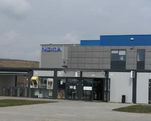 Cate salarii compensatorii primesc cei concediati de Nokia 