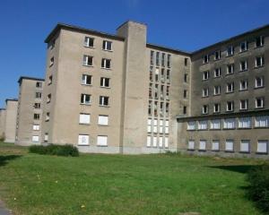 Prora, complexul turistic destinat soldatilor nazisti, va deveni hotel de lux